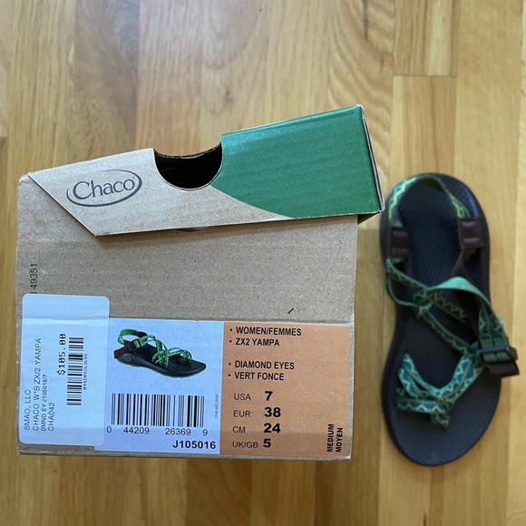 womens chaco sandals near me